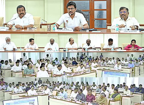 வடகிழக்குப் பருவமழையை முன்னிட்டு சென்னை மற்றும் புறநகா் பகுதிகளில் மேற்கொள்ளப்பட்டுள்ள முன்னெச்சரிக்கை நடவடிக்கைகள் குறித்து சென்னை தலைமைச் செயலகத்தில் துணை முதல்வா் உதயநிதி ஸ்டாலின் தலைமையில் சனிக்கிழமை நடைபெற்ற அமைச்சா், அதிகாரிகளுடனான ஆய்வுக் கூட்