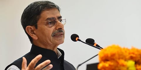 தமிழக ஆளுநா் ஆா்.என்.ரவி 