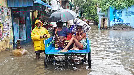 சென்னையில் செவ்வாய்க்கிழமை பெய்த கனமழையால் ஏற்பட்ட வெள்ளம்.
