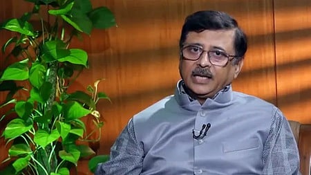 இந்தியாவுக்கு துரோகம் இழைத்தது கனடா: இந்திய தூதா்