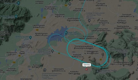 மதுரை: தரையிறங்க முடியாமல் வட்டமடித்த 2 விமானங்கள்! என்ன நடந்தது?