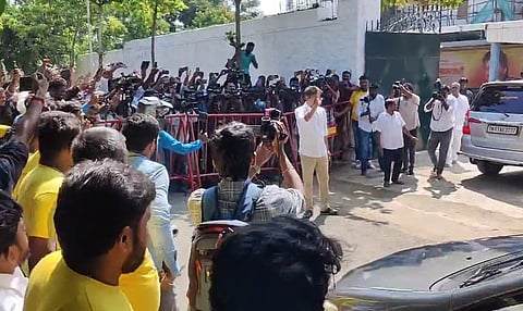 ஆளுநர் பதவி அகற்றம் - தவெக கூட்டத்தில் 28 தீர்மானங்கள்  நிறைவேற்றம்!