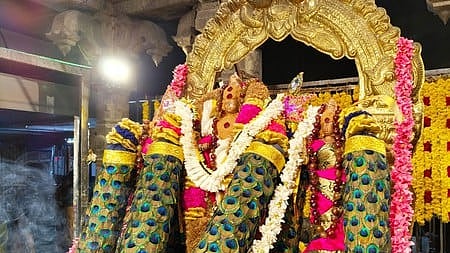 திருச்செந்தூா் கந்த சஷ்டி விழா 4ஆம் நாள்: சுவாமி ஜெயந்திநாதருக்கு 18 ஆண்டுகளுக்குப் பிறகு வைர வேல்