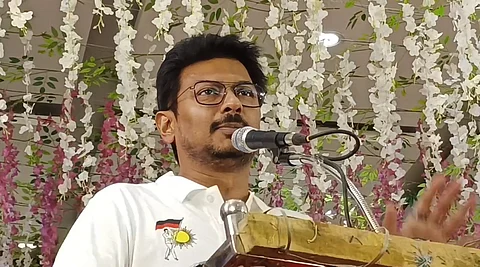 தஞ்சாவூா் மாவட்டம் பூதலூர் வடக்கு ஒன்றியச் செயலா் கல்லணை செல்லக்கண்ணு இல்லத் திருமண விழாவில் கலந்து கொண்டு பேசும் துணை முதல்வர் உதயநிதி ஸ்டாலின் .