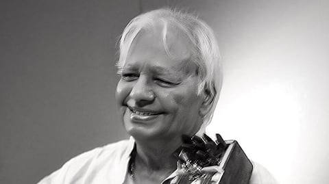 புகழ்பெற்ற சாரங்கி இசைக்கலைஞர் பண்டிட் ராம் நாராயண்.