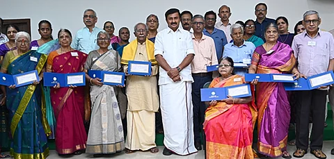  9 தமிழறிஞர்களின் நூல்கள் நாட்டுடைமை: உரிமைத்தொகை ரூ. 90 லட்சம் வழங்கல்!
