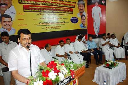 திமுக வழக்குரைஞா் அணி ஆலோசனைக் கூட்டத்தில் பேசிய அமைச்சா் வி.செந்தில்பாலாஜி.