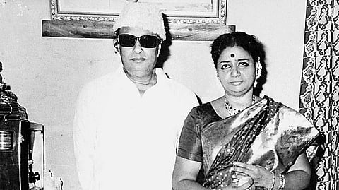 புரட்சித்தலைவர் எம்.ஜி.ஆர்  -  ஜானகி எம்.ஜி.ராமசந்திரன்