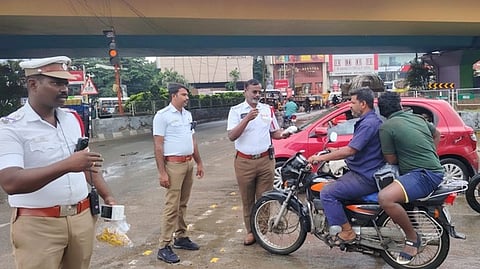 சாலைப் போக்குவரத்து