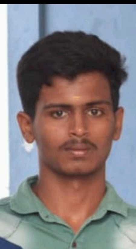 மின் கம்பியை மிதித்த
பள்ளி மாணவா் உயிரிழப்பு