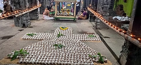 1008 சங்குகள் சிவ வடிவத்தில்