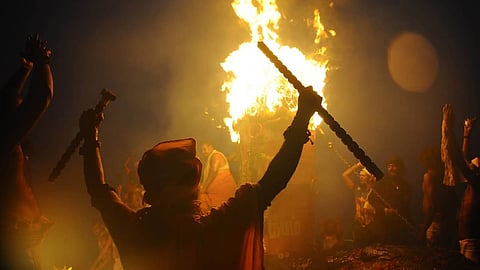 திருவண்ணாமலை மகா தீபம் ஏற்றப்படும் காட்சி 