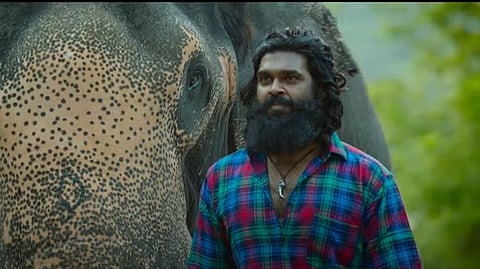 படை தலைவன் காட்சி. 