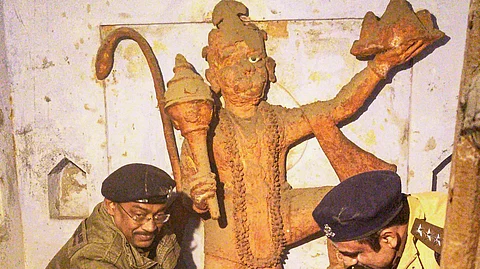 உ.பி.: சம்பலில் 45 ஆண்டுகளுக்குப்பின் திறக்கப்பட்ட கோயில்!