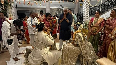 மத்திய அமைச்சர் கஜேந்திர சிங் ஷெகாவத் பகிர்ந்த பி.வி.சிந்து திருமண புகைப்படம் 