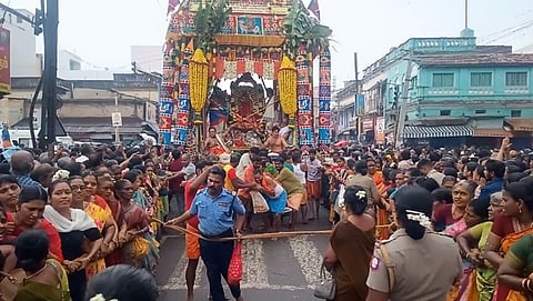 மதுரை மீனாட்சியம்மன் கோயில் அஷ்டமி சப்பர வீதியுலா.