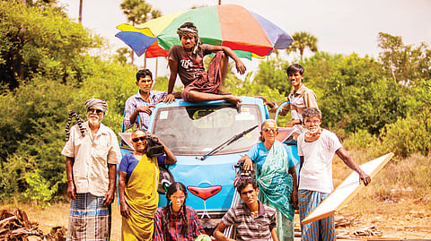 கிராம மக்கள் காட்டும் பயாஸ்கோப்!