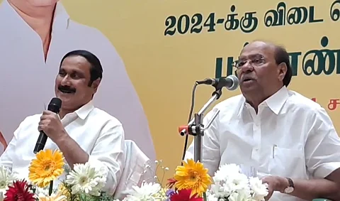பாமக பொதுக்குழு மேடையில் ராமதாஸ்-அன்புமணிக்கு இடையே வாக்குவாதம். 