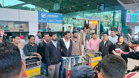 மீட்கப்பட்டு ஜார்க்கண்ட் அழைத்து வரப்பட்ட இந்தியர்கள்
