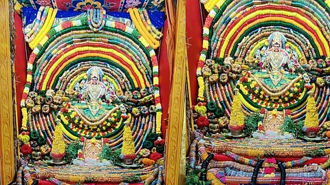 லட்சத்திற்கும் மேற்பட்ட வளையல்களால் " வளைகாப்பு அம்மன் " அலங்காரத்தில் பக்தர்களுக்கு காட்சி தந்த மண்ணச்சநல்லூர் அருள்மிகு பகவதி அம்மன்.