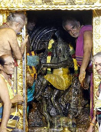 உத்தரகோசமங்கை மங்களநாதசுவாமி கோயிலில் உள்ள மரகத நடராஜர்.