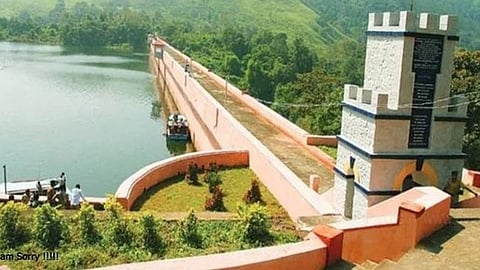 முல்லைப் பெரியாறு அணை.