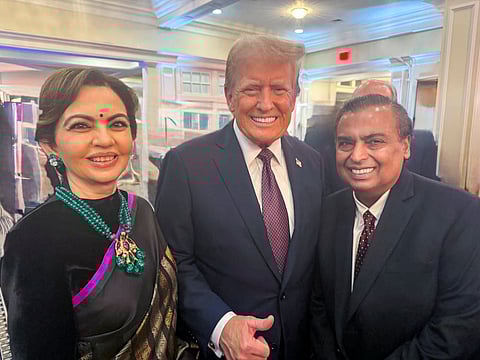 முகேஷ் அம்பானி - நீதா அம்பானியுடன் டொனால்ட் டிரம்ப்.