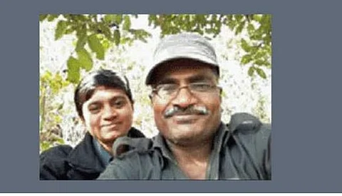 மனைவியுடன் சலபதி