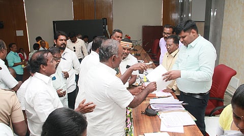 விவசாயிகளை வஞ்சிக்கிறது வனத்துறை