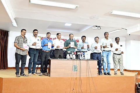 செய்தியாளர் சந்திப்பில்...