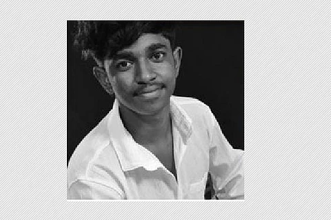  ராஜகோபால் (19). 