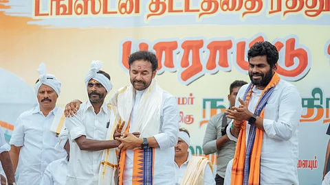 பாராட்டு விழாவில் பங்கேற்ற மத்திய அமைச்சர் கிஷன் ரெட்டியும், பாஜக தலைவர் அண்ணாமலையும்