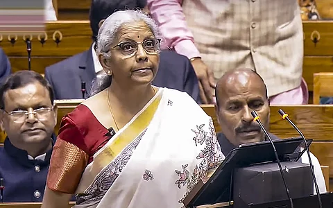 மத்திய நிதியமைச்சா் நிா்மலா சீதாராமன்