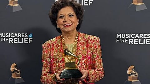 கிராமி விருதுடன் சந்திரிகா டன்டன்