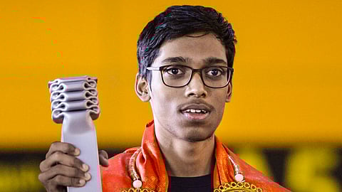 நெதர்லாந்தில் நடைபெற்ற டை பிரேக்கரில் சக இந்திய கிராண்ட் மாஸ்டர் மற்றும் உலக சாம்பியனான குகேஷை தோற்கடித்து டாடா ஸ்டீல் மாஸ்டர்ஸ் 2025 பட்டம் வென்ற தமிழக வீரரான பிரக்ஞானந்தா.