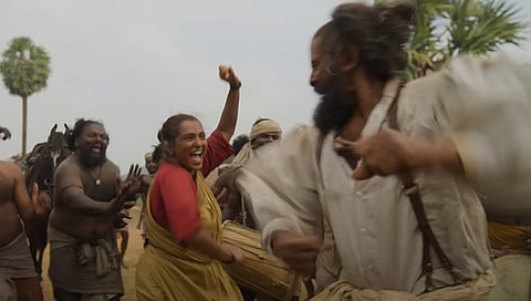 10 கோடி பார்வைகளைக் கடந்த மினுக்கி... மினுக்கி..!
