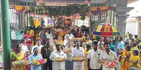 இனாம் சமயபுரம் ஆதி மாரியம்மன் கோயிலில் பூச்சொரிதல் விழா!