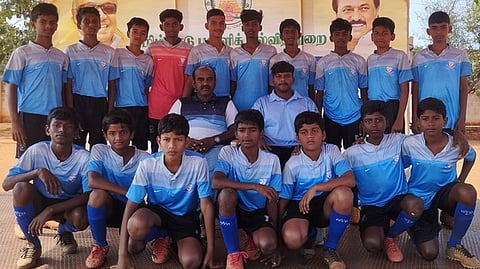  போட்டியில் சிறப்பிடம் பிடித்த மாணவா்கள்