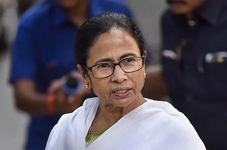 மகா கும்பமேளா 'மரண' கும்பமேளாவாக மாறிவிட்டது! - மமதா பானர்ஜி 