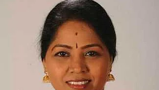 எம்.பி.  ஆா். சுதா