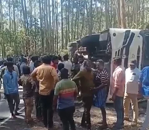 மூணாறில் விபத்து 
