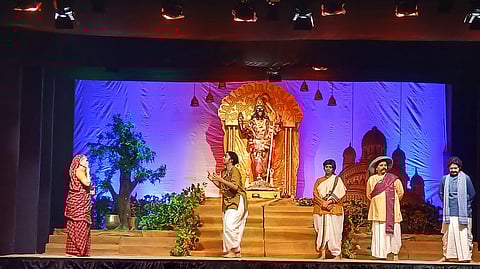  ஸ்ரீ ராமகிருஷ்ண பரமஹம்சா் குறித்த நாடகத்தின் ஒரு காட்சி.