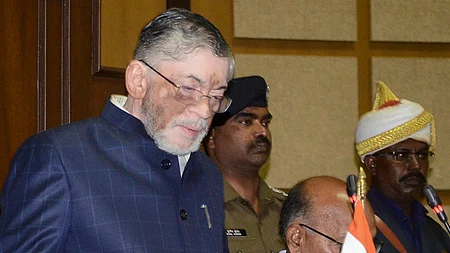 ஜாா்க்கண்ட் சட்டப் பேரவையில் திங்கள்கிழமை உரையாற்றிய ஆளுநா் சந்தோஷ் கங்வாா்.