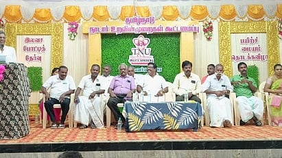 விழாவில் பேசுகிறாா் பேராசிரியா் அந்தோணி பால்ராஜ்