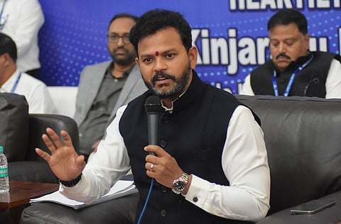 மத்திய உள்நாட்டு விமானப் போக்குவரத்துத் துறை அமைச்சா் ராம்மோகன் நாயுடு