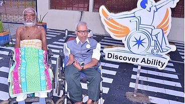 அமா்சேவா சங்க நிறுவனா் தலைவா் எஸ்.ராமகிருஷ்ணன்,செயலா் சங்கரராமன்.