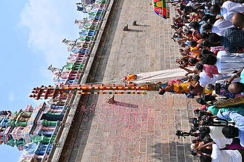 விருத்தாசலம் விருத்தகிரீஸ்வரா் கோயிலில் திங்கள்கிழமை நடைபெற்ற மாசிமக பெருவிழா கொடியேற்றம்.