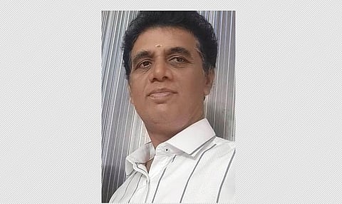  உயிரிழந்த தலைமை ஆசிரியா் கௌரிசங்கா் ராஜூ   