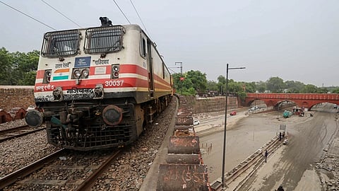 கரீப்ரத் ரயிலில் கூடுதல் பெட்டி இணைப்பு