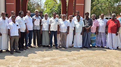 நெசவாளா் சங்க இடம் விற்பனை: எஸ்.பி. அலுவலகத்தில் புகாா்